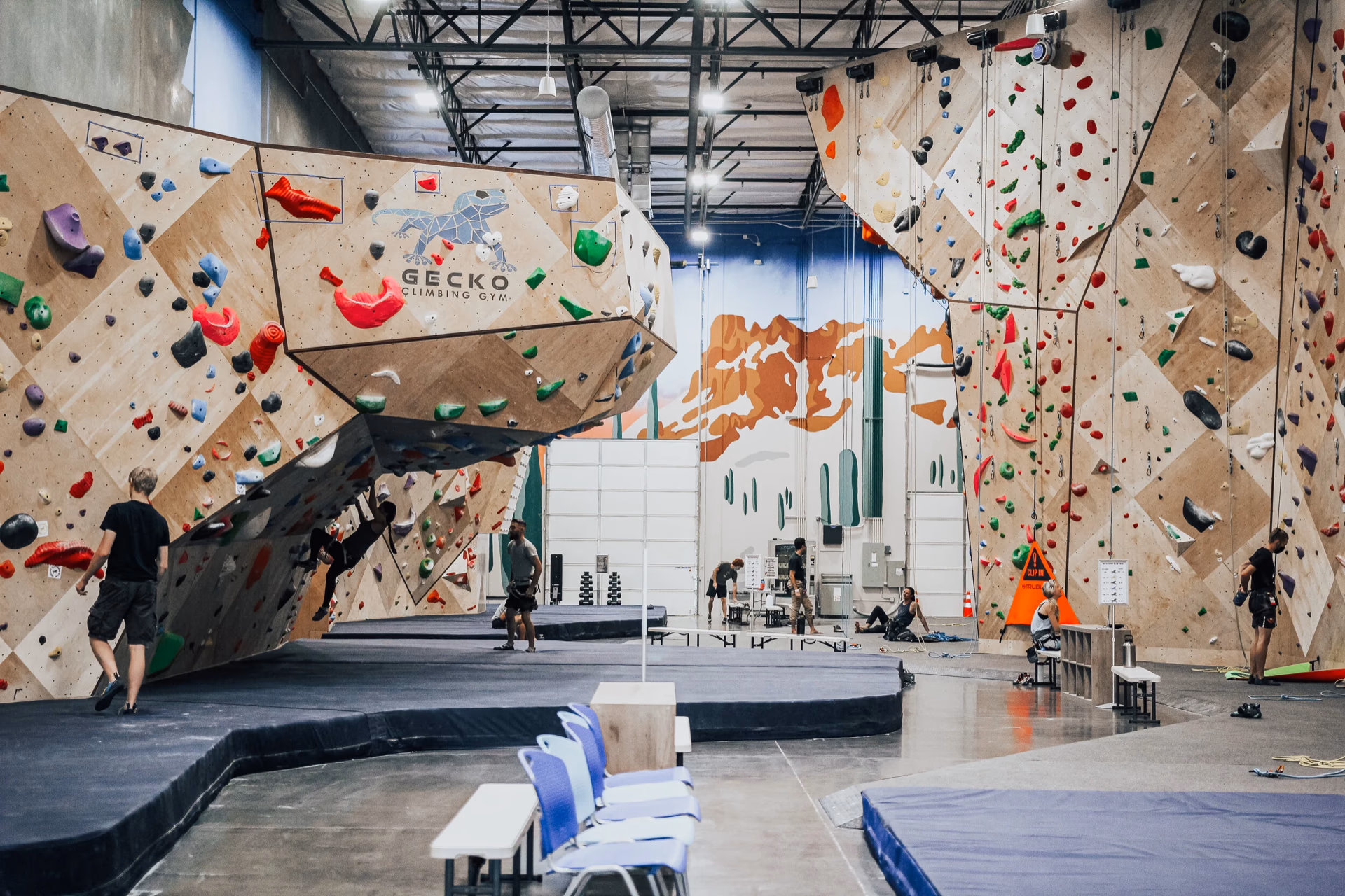 Presa B+ climbing gym interior